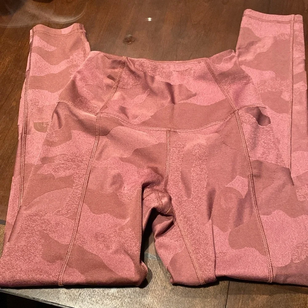 The North Face Women's Motivation High Rise Leggings in Camo Print size Small